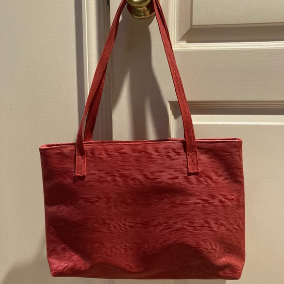 Pre- Owned Red  Bloomingdales Tote - - Picture 2 of 4